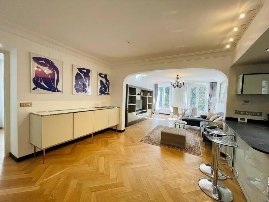 Elegant 4 Pieces Au Coeur Du Artiste Appartement